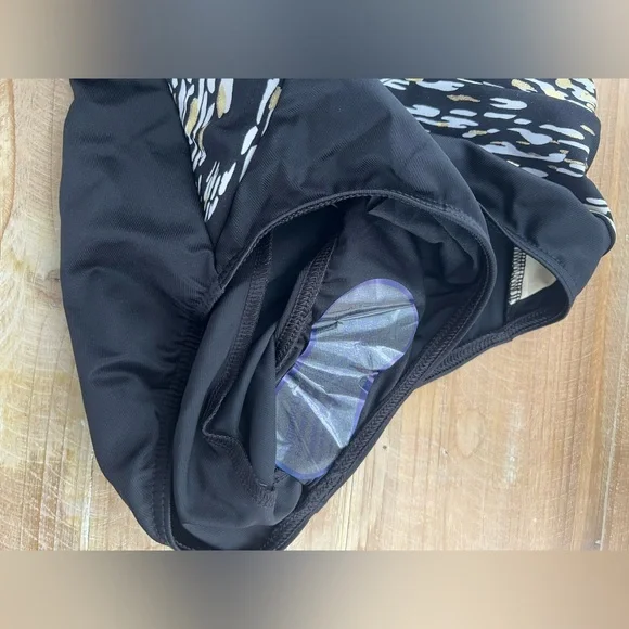 New Miraclesuit Layered Escape One Piece in Zara Dazzle Size 10 - Picture 6 of 7